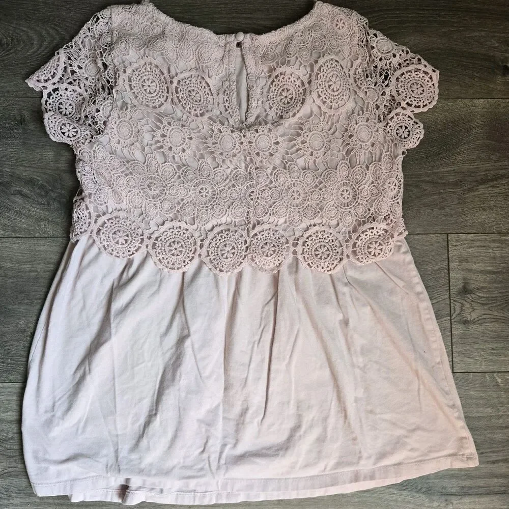 Motherhood Maternity Top M Pink Crochet Lace Overlay Babydoll Short Sleeve - Picture 10 of 13